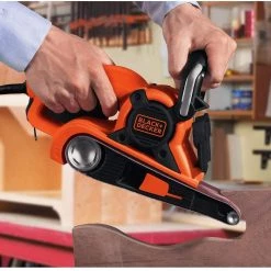 BLACK+DECKER DS321 Dragster 7 Amp 3-Inch By 21-Inch Belt Sander With Clot Tools