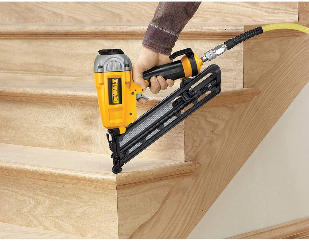 DEWALT D51276K 1-Inch To 2-1/2-Inch 15-Gauge Angled Finish Nailer Tools